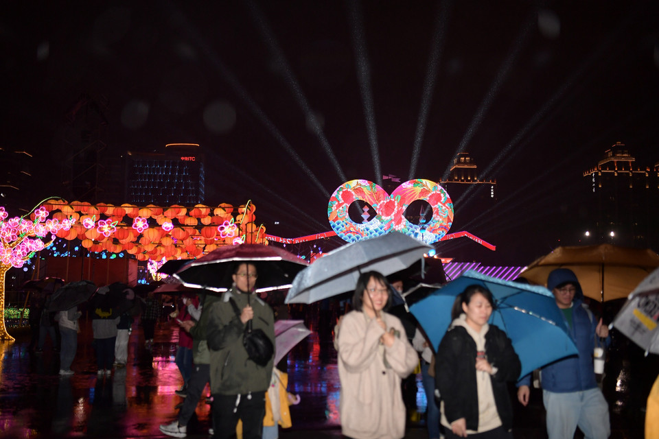 Với người Đài Loan (Trung Quốc), Lễ hội đèn lồng dịp Tết Nguyên tiêu là một lễ hội quan trọng, thậm chí được coi như dịp đón năm mới lần thứ hai sau Tết Nguyên đán Âm lịch, đón những nhiều tốt đẹp mới sinh sôi nảy nở. (Ảnh: Minh Anh/Vietnam+)