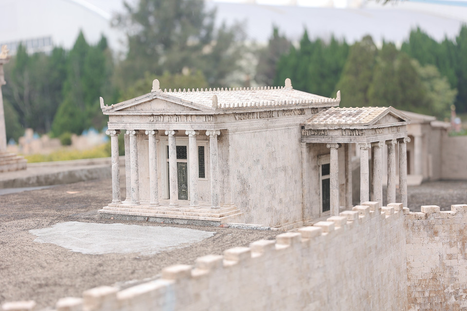 Thành cổ Acropholis tại Athen, Hy Lạp được tái hiện cả nét cổ cũ, thô ráp. (Ảnh: Minh Anh/Vietnam+)