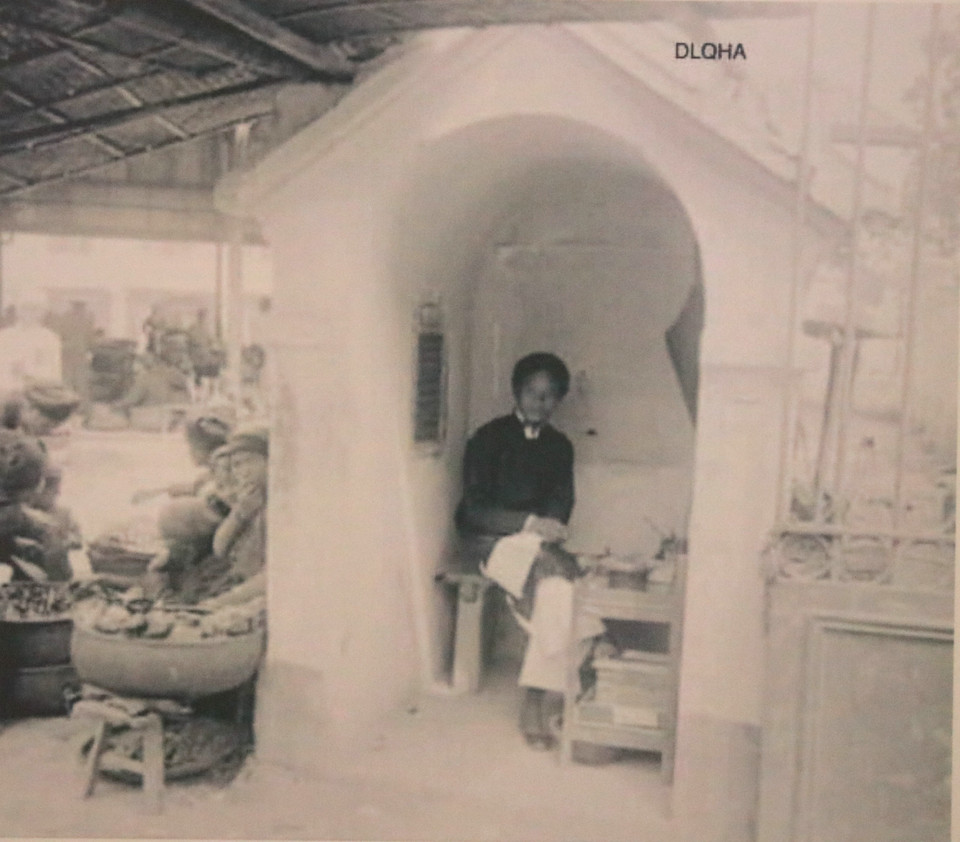 Chòi dành cho nhân viên canh gác và thu thuế chợ.