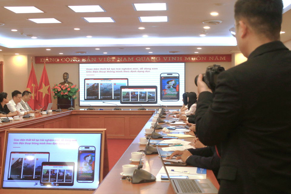 Các kinh nghiệm sau nhiều năm tích lũy, thích ứng với nhiệm vụ mới của Báo VietnamPlus được chia sẻ. (Ảnh: Minh Anh/Vietnam+)