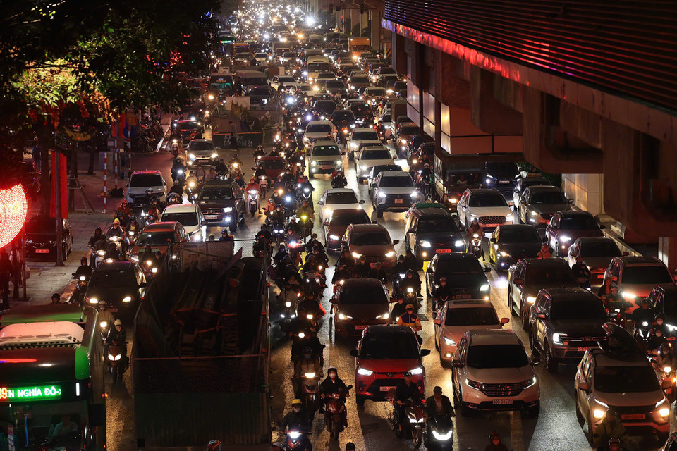 Khu vực Nguyễn Trãi-Vành đai 3 lúc 17 giờ 45 phút. (Ảnh: Minh Sơn/Vietnam+)