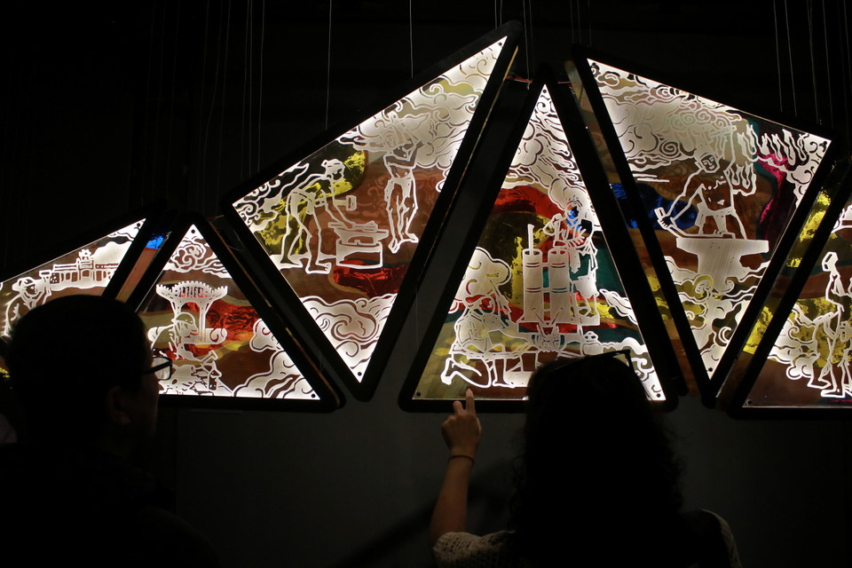 Từ ngày 22/12 đến hết 25/4/2025 tại Văn Miếu-Quốc Tử Giám diễn ra triển lãm "Dấu ấn văn hiến xưa." Ở lần thứ ba tổ chức, chủ đề triển lãm là "Thiên Quang," lấy theo tên của giếng Thiên Quang trong khuôn viên. (Ảnh: Minh Anh/Vietnam+)