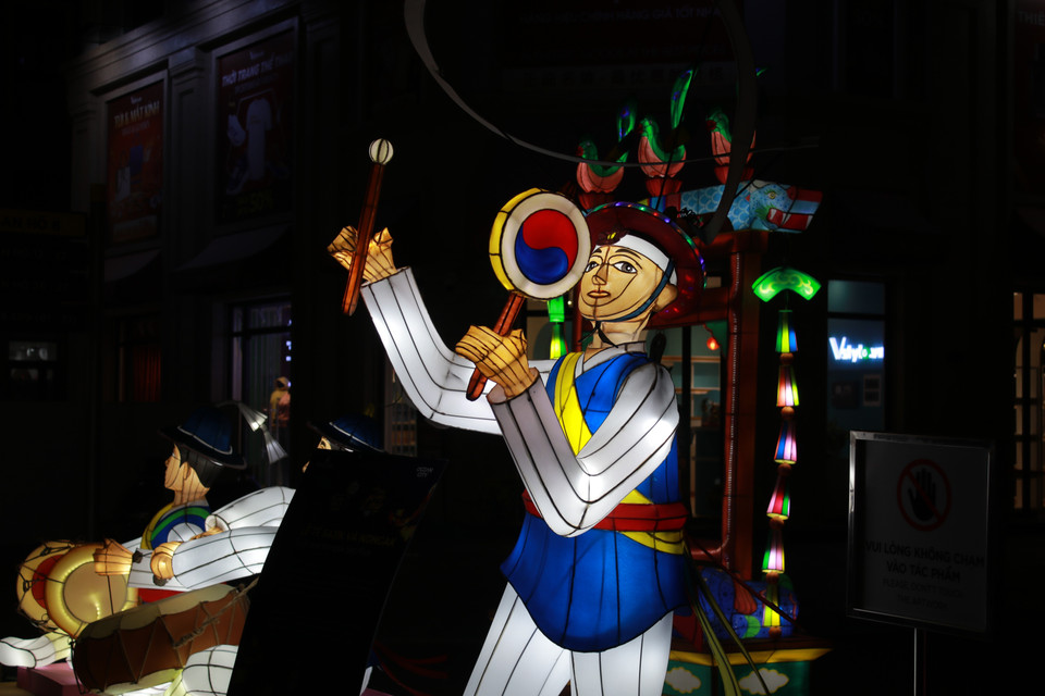 Một góc Hàn Quốc tại Lễ hội Ánh sáng Phương Đông năm 2025. (Ảnh: Minh Anh/Vietnam+)