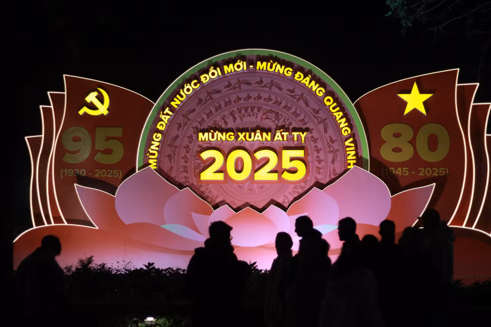 Năm 2025 là năm quan trọng của đất nước với nhiều dịp kỷ niệm lớn như 95 năm Ngày thành lập Đảng Cộng sản Việt Nam, 80 năm thành lập nước, 50 năm thống nhất đất nước... và cũng là năm bản lề bước vào kỷ nguyên mới, kỷ nguyên vươn mình của dân tộc. (Ảnh: Minh Anh/Vietnam+)