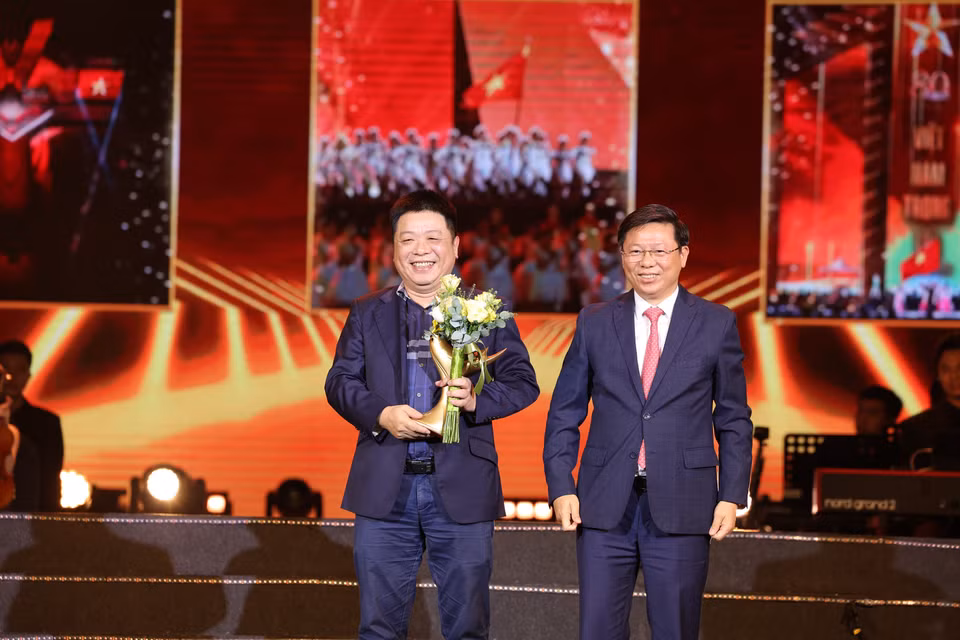 Hạng mục Chương trình của năm được trao cho "Concert Quốc gia" Tổ quốc trong tim. (Ảnh: BTC)