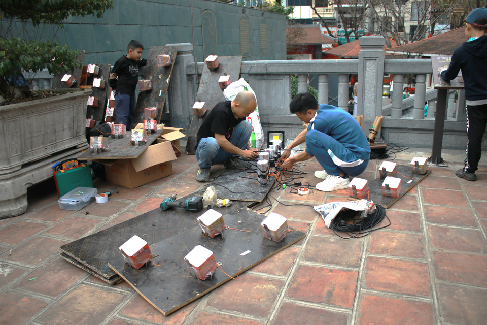 Các công tác chuẩn bị cuối cùng đang được hoàn thiện. (Ảnh: Minh Anh/Vietnam+)