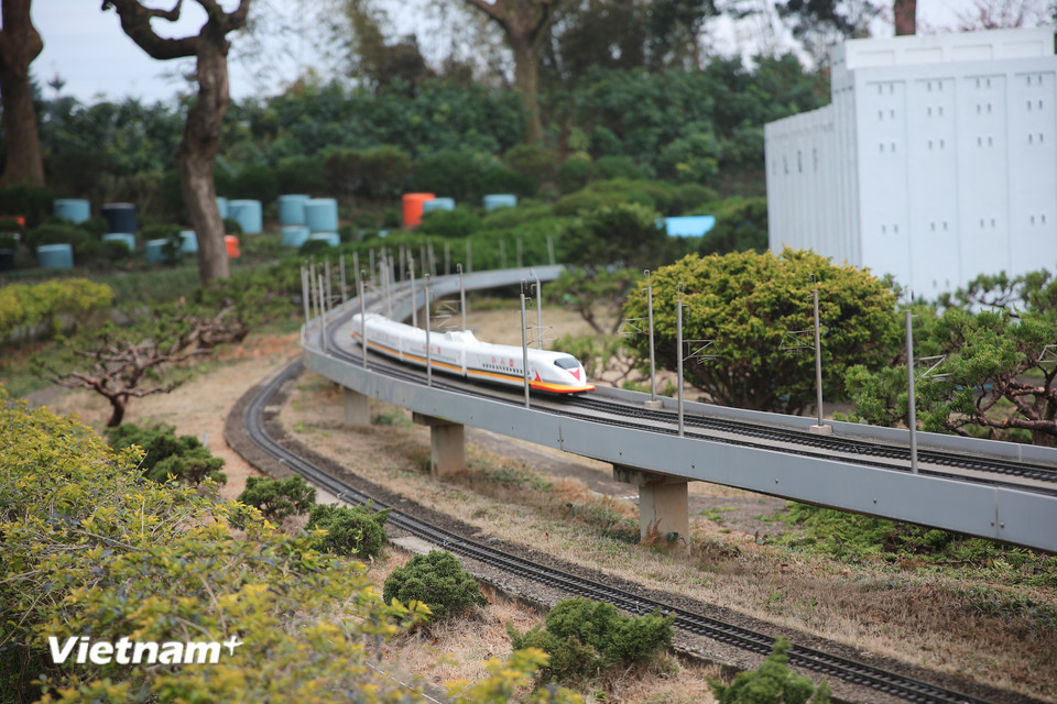 Khu Mini Taiwan trưng bày những công trình quan trọng trong quá trình phát triển nơi đây. (Ảnh: Minh Anh/Vietnam+)