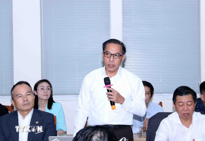 ttxvn-toa-dam-giua-doan-truong-co-quan-dai-dien-ngoai-giao-viet-nam-o-nuoc-ngoai.jpg