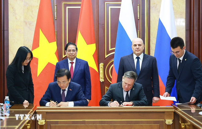 ttxvn-hai-thu-tuong-viet-nam-va-nga-chung-kien-le-ky-ket-ve-hop-tac-xay-dung-nha-may-dien-hat-nhan3.jpg