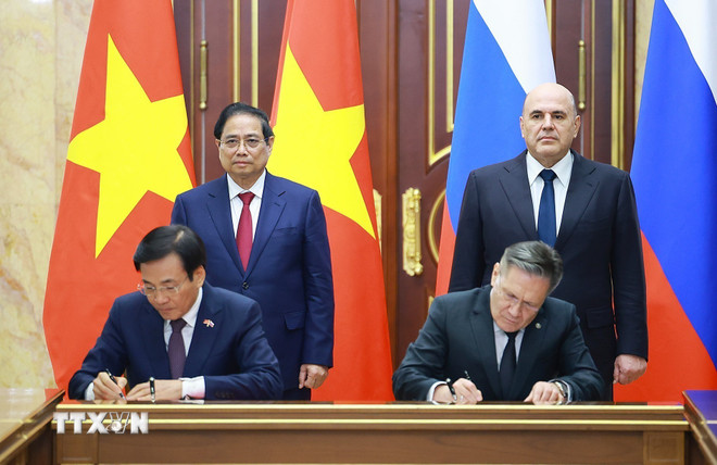 ttxvn-hai-thu-tuong-viet-nam-va-nga-chung-kien-le-ky-ket-ve-hop-tac-xay-dung-nha-may-dien-hat-nhan.jpg