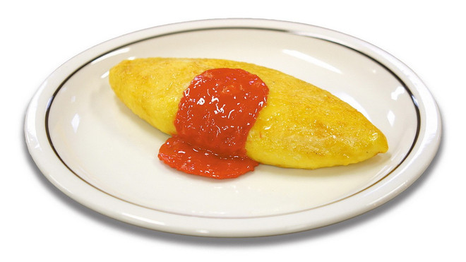 La version Sampuru d'une omelette de l'artisan Takizo Iwasaki. legacy-of-food-replicas-talk-by-iwasaki-tsuyoshi-resize.jpg