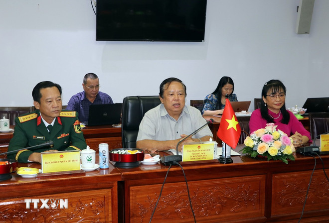 ttxvn-bo-tu-lenh-quan-khu-3-cua-campuchia-tham-chuc-tet-tai-tinh-vinh-long2-resize.jpg