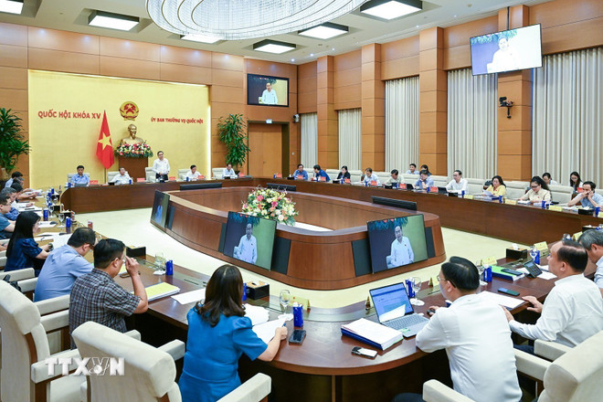Quang cảnh hội nghị. (Ảnh: Doãn Tấn/TTXVN) ttxvn-chu-tich-quoc-hoi-chu-tri-hoi-nghi-voi-cac-to-truong-to-dang-truong-doan-dai-bieu-quoc-hoi3.jpg