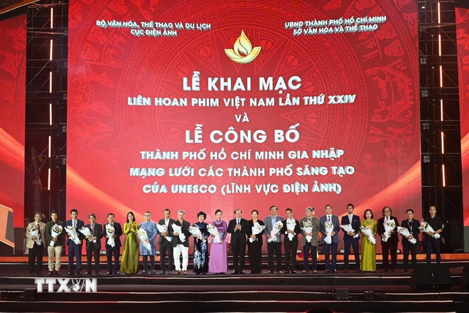 ttxvn-khai-mac-lien-hoan-phim-viet-nam-lan-thu-24-4.jpg