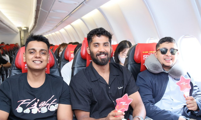 Lightstick phiên bản đặc biệt mà Vietjet dành tặng riêng cho các hành khách trên các chuyến bay. a6.jpg