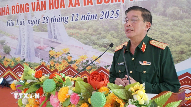 ttxvn-binh-doan-15-vun-dap-the-tran-long-dan-tu-cong-trinh-nha-rong-van-hoa-noi-bien-gioi3.jpg