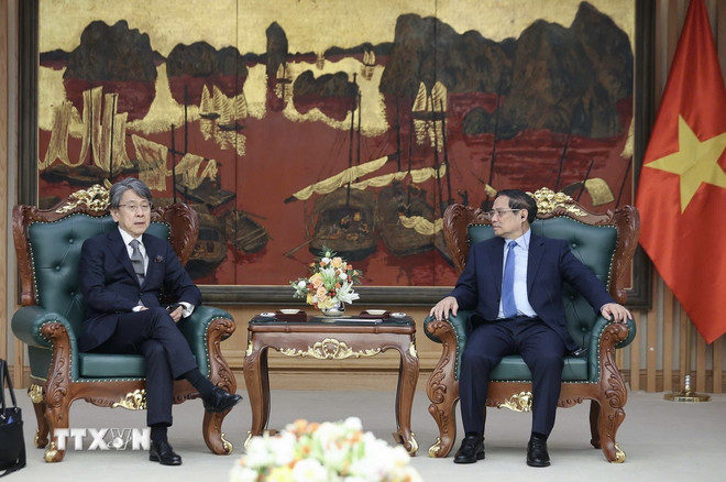Thủ tướng Phạm Minh Chính tiếp ông Tadashi Maeda, Chủ tịch HĐQT Ngân hàng Hợp tác quốc tế Nhật Bản (JBIC). (Ảnh: Dương Giang/TTXVN)