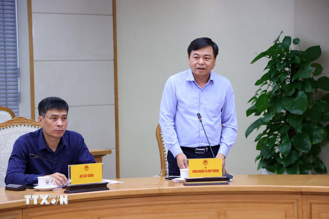 Thứ trưởng Bộ Nông nghiệp và Môi trường Nguyễn Hoàng Hiệp phát biểu. (Ảnh: Văn Điệp/TTXVN) ttxvn-pho-thu-tuong-tran-hong-ha-hop-ung-pho-con-bao-matmo4.jpg
