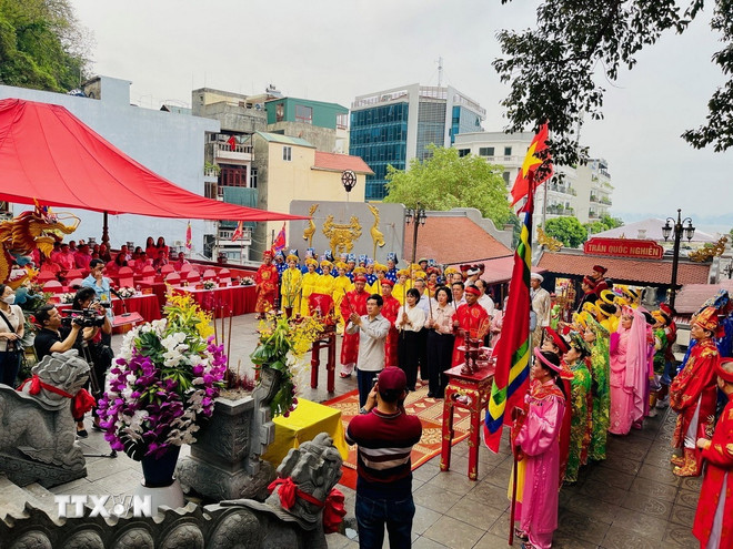 Lễ hội Đền Đức Ông Trần Quốc Nghiễn năm 2024. (Ảnh: Thanh Vân/TTXVN) ttxvn-khai-hoi-den-duc-ong-tran-quoc-nghien-nam-2024.jpg