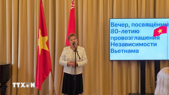 ttxvn-80-nam-quoc-khanh-tai-belarus3.jpg