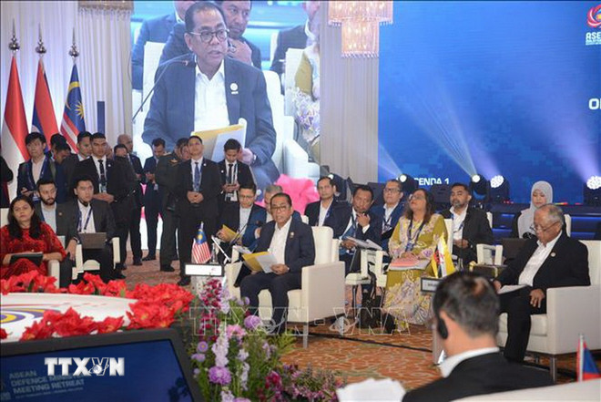 ttxvn-conference-of-ministers-of-national-defense-asean-uniting-for-security-and-prosperity2-resize.jpg