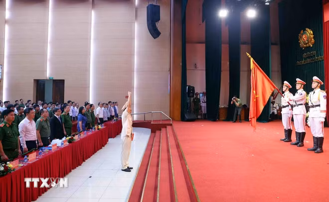 ttxvn-cong-an-ha-noi-ra-mat-126-cong-an-phuong-xa-theo-mo-hinh-to-chuc-moi2.jpg