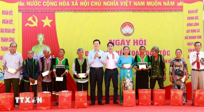 ttxvn-pho-thu-tuong-chinh-phu-mai-van-chinh-du-ngay-hoi-dai-doan-ket-toan-dan-toc-tai-khanh-hoa2.jpg