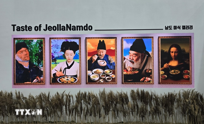 The culinary colors of South Jeolla Province, South Korea. (Photo: Duc Thang/VNA) ttxvn-viet-nam-tham-du-trien-lam-quoc-te-am-thuc-cong-nghiep-namdo-han-quoc3.jpg