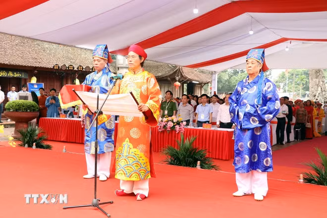 ttxvn-khai-hoi-van-mieu-mao-dien-ton-vinh-dao-hoc-xu-dong4.jpg