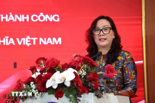 Bà Nguyễn Thị Mai Hương, Phó Giám đốc Sở Văn hóa và Thể thao Hà Nội, phát biểu tại lễ ra mắt. (Ảnh: Tuyết Mai/TTXVN) ttxvn-ha-noi-ra-mat-nen-tang-so-a80-tu-hao-viet-nam-chao-mung-80-nam-cach-mang-thang-tam-va-quoc-khanh2.jpg