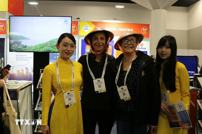 ttxvn-cum-gian-hang-thanh-pho-ho-chi-minh-tai-trien-lam-xay-dung-sydney-2025-4.jpg