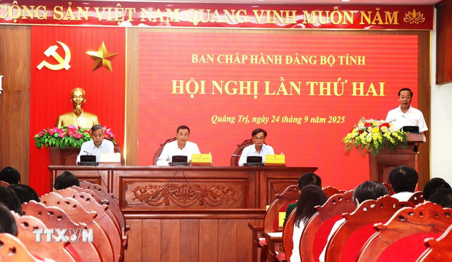 Überblick über die Konferenz. (Foto: Vo Dung/VNA) ttxvn-hoi-nghi-ban-chap-hanh-dang-bo-tinh-quang-tri-lan-thu-hai2.jpg