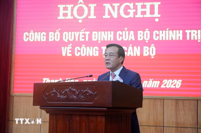 ttxvn-thuong-tuong-le-duc-thai-giu-chuc-bi-thu-tinh-uy-thanh-hoa3.jpg