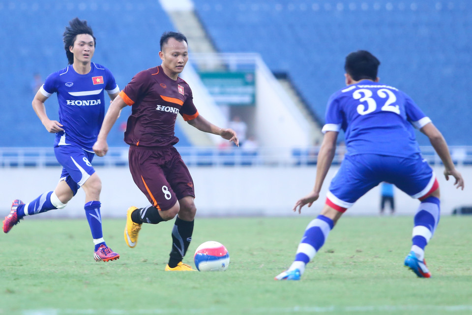 Tuy nhiên, nỗ lực đơn độc của Tuấn Anh là chưa đủ khi đẳng cấp giữa hai đội hình chênh lệch rất nhiều. (Ảnh: Minh Chiến/Vietnam+)