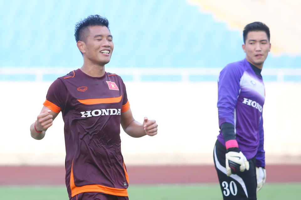 Đội bóng đàn em tỏ ra quá lép vế và nhanh chóng nhận bàn thua đầu tiên ở phút 18. Người lập công cho tuyển Việt Nam là Hải Anh. (Ảnh: Minh Chiến/Vietnam+)