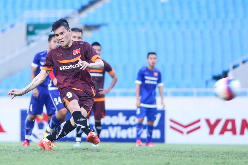 Đương nhiên, Công Vinh không thể mắc sai lầm trong tình huống này. (Ảnh: Minh Chiến/Vietnam+)