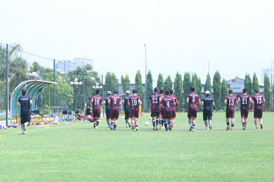Khi tuyển Việt Nam tập trung đá AFF Cup 2014, trợ lý của ông Miura từng tiết lộ huấn luyện viên trưởng luôn chạy ít nhất 10 km mỗi ngày. (Ảnh: Minh Chiến/Vietnam+)