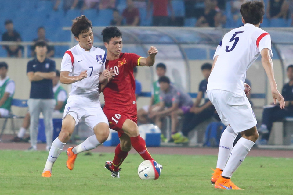 Công Phượng từng đá 'số 10' ở Hoàng Anh Gia Lai và U19 Việt Nam. Anh cũng đá hộ công cho Olympic Việt Nam dưới thời ông Miura ở vòng loại giải U23 châu Á 2016 hồi tháng Ba vừa qua. (Ảnh: Minh Chiến/Vietnam+)