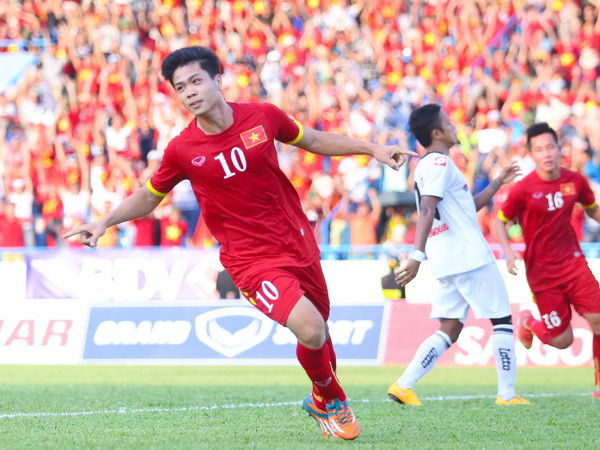 Tiền đạo mang áo số 10 đã chơi rất hay và ghi một bàn trong trận hòa 2-2 của U23 Việt Nam với U23 Myanmar chiều tối 22/5. (Ảnh: Minh Chiến/Vietnam+) Công Phượng và hàng công U23 Việt Nam đã có một ngày thi đấu ấn tượng nhưng không thể cứu đội bóng tránh khỏi trận hòa 2-2 trước U23 Myanmar ở trận đấu chiều qua (22/5).