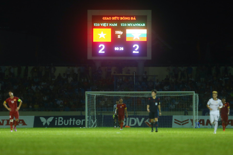 Tỷ số cuối cùng của trận đấu là 2-2 sau khi Zon Moe Aung ghi bàn cuối cùng cho U23 Myanmar ở đúng phút 90. Đáng tiếc cho U23 Việt Nam. (Ảnh: Minh Chiến/Vietnam+)