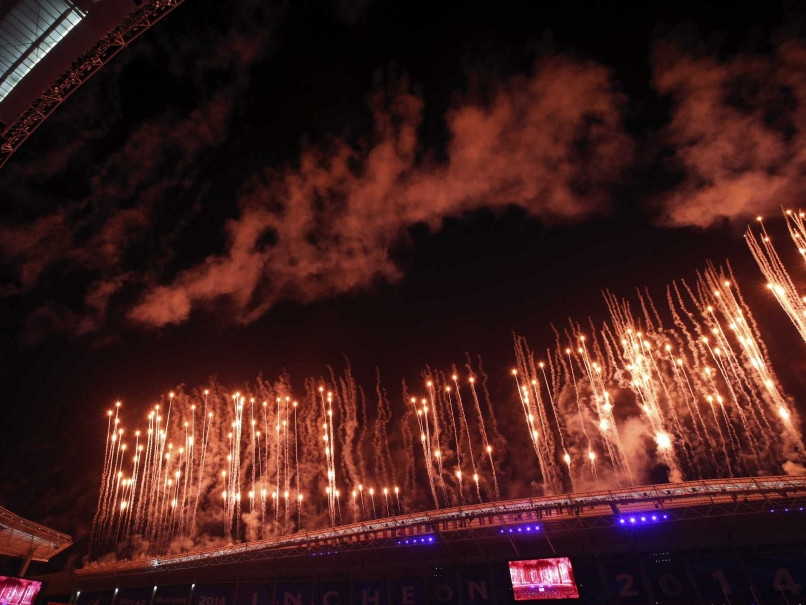 Pháo hoa ở lễ khai mạc Asiad. (Ảnh: AFP)