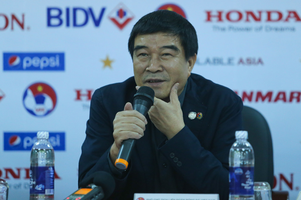 “VFF không mất đoàn kết, chỉ là chưa đoàn kết cao thôi” là tuyên bố của Phó chủ tịch truyền thông đối ngoại Nguyễn Xuân Gụ trong cuộc họp báo ngày 13/10. (Ảnh: Minh Chiến/Vietnam+)