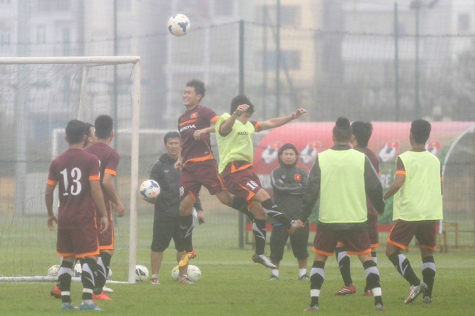 Bài tập kỳ lạ của chiến lược gia người Nhật Bản đã mang tới sự thú vị và xua tan mệt mỏi cho các tuyển thủ. (Ảnh: Minh Chiến/Vietnam+)