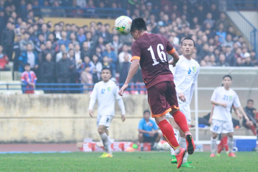 Thanh Bình lập công ở phút 60 sau đường tạt bóng của Thanh Hiền. (Ảnh: Minh Chiến/Vietnam+)