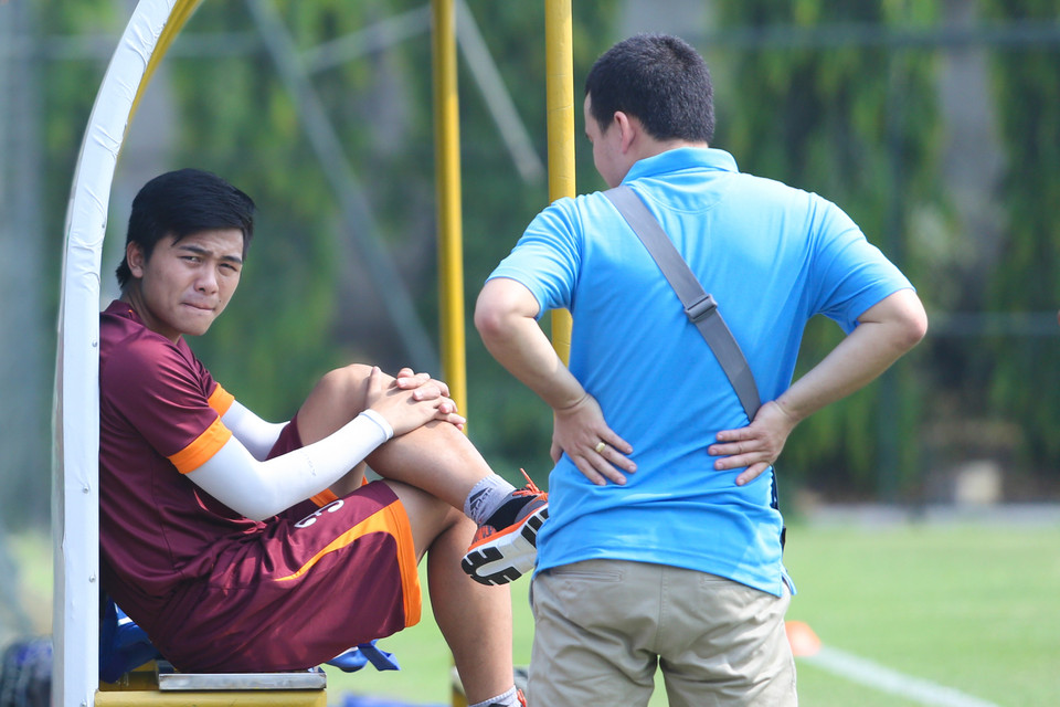 Trung vệ Phạm Mạnh Hùng cũng bị ốm và phải ngồi ngoài. Mạnh Hùng hiện là cầu thủ sút phạt tốt nhất của U23 Việt Nam. (Ảnh: Minh Chiến/Vietnam+)