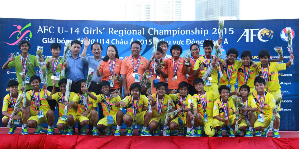 Đội U14 nữ Myanmar giành huy chương đồng và đạt giải phong cách. (Ảnh: Hiếu Lương/Vietnam+)