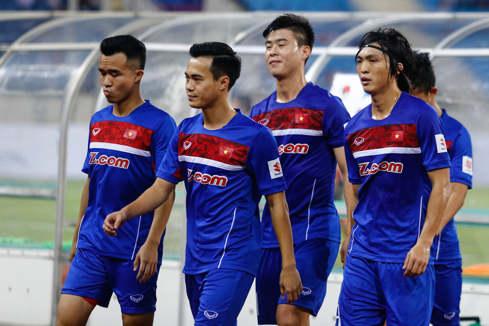 Huấn luyện viên Hữu Thắng tung vào sân hàng loạt cầu thủ Hoàng Anh Gia Lai như Tuấn Anh, Hồng Duy, Văn Thanh, Thanh Tùng... (Ảnh: Minh Chiến/Vietnam+)