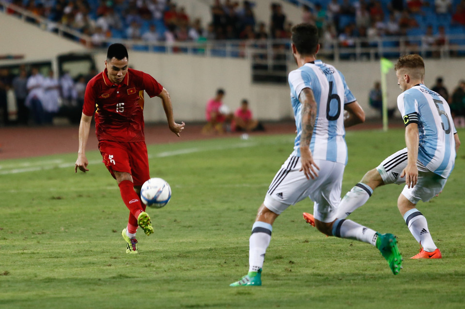 Đức Huy được tung vào sân trong hiệp hai. Anh có vài pha bóng ấn tượng nhưng nhìn chung, cầu thủ của Hà Nội FC lạc nhịp với lối chơi chung. (Ảnh: Minh Chiến/Vietnam+)