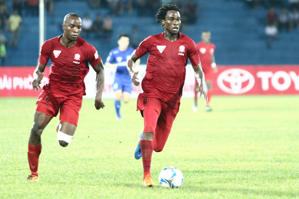 Hai ngoại binh của Hải Phòng bị vô hiệu hóa và chỉ tạo được vài cơ hội không rõ ràng. (Ảnh: Minh Chiến/Vietnam+)