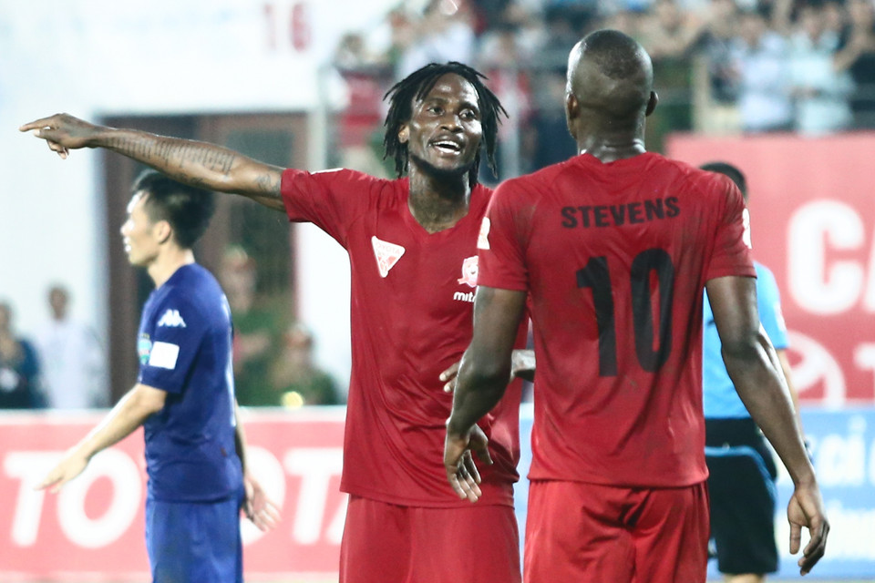 Hòa trận này, Hải Phòng đã có 22 điểm, vẫn dẫn đầu V-League với 10 điểm nhiều hơn Bình Dương và 8 điểm nhiều hơn đội nhì bảng Sài Gòn FC. (Ảnh: Minh Chiến/Vietnam+)